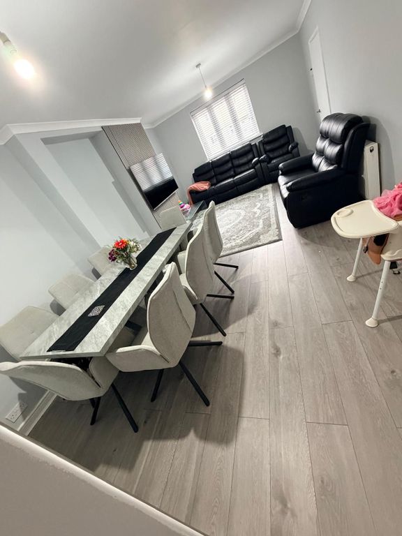 Property photo 3 of 4