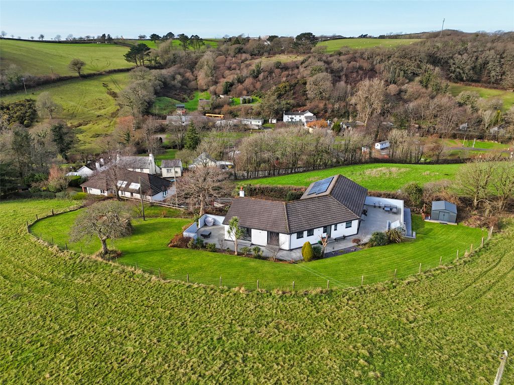 Property photo 2 of 31 Picture No. 12