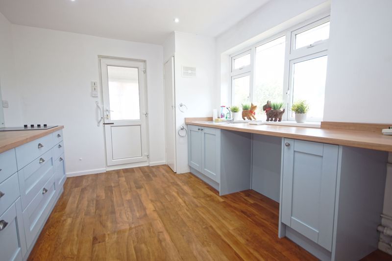 Property photo 3 of 16 Kitchen