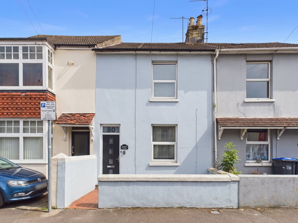 Property photo 1 of 12