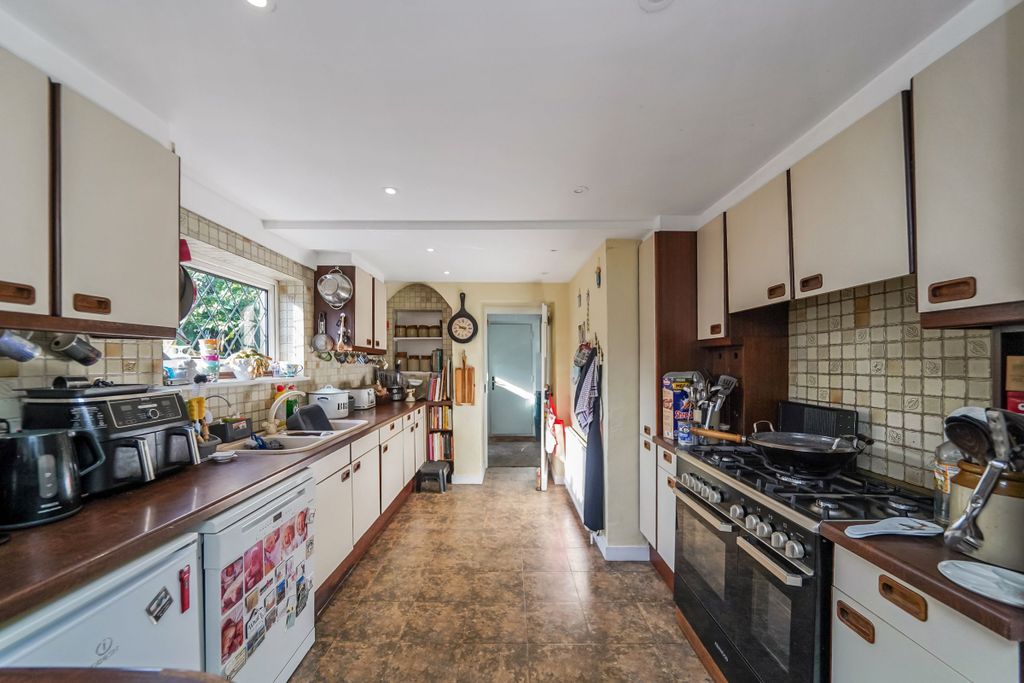 Additional image 9 of 5 bed detached house for saleLittle Elms, Rye Hill, Harlow CM18