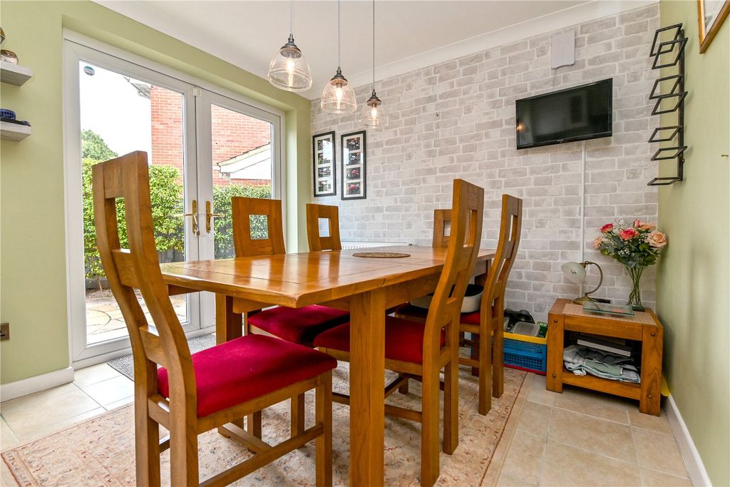 Property photo 3 of 18 Picture No. 06