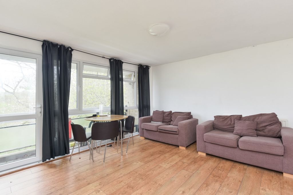 Property photo 2 of 10 5041414