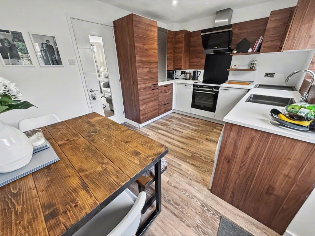 Property photo 2 of 22 4840523