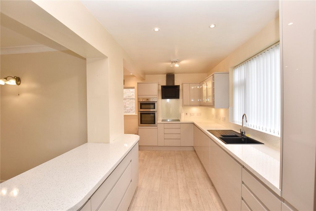 Property photo 2 of 30 Picture No. 70