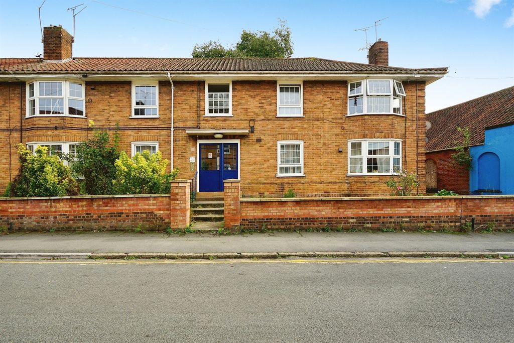 Property photo 1 of 15
