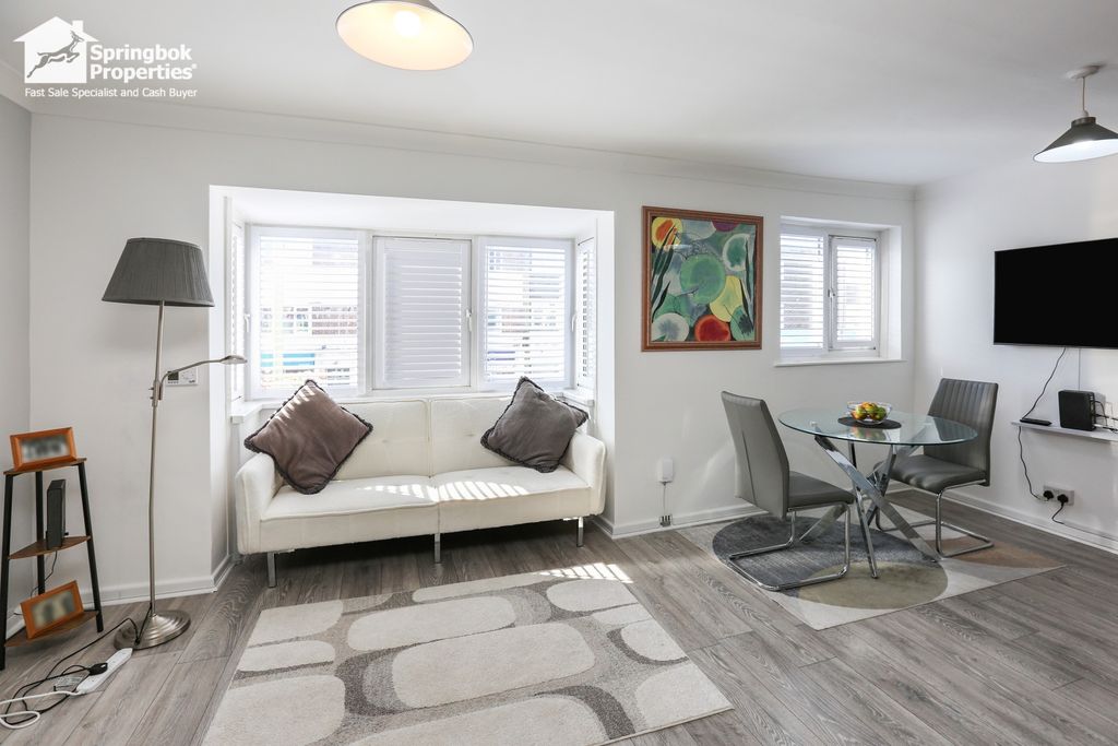 Property photo 3 of 10 Image 2