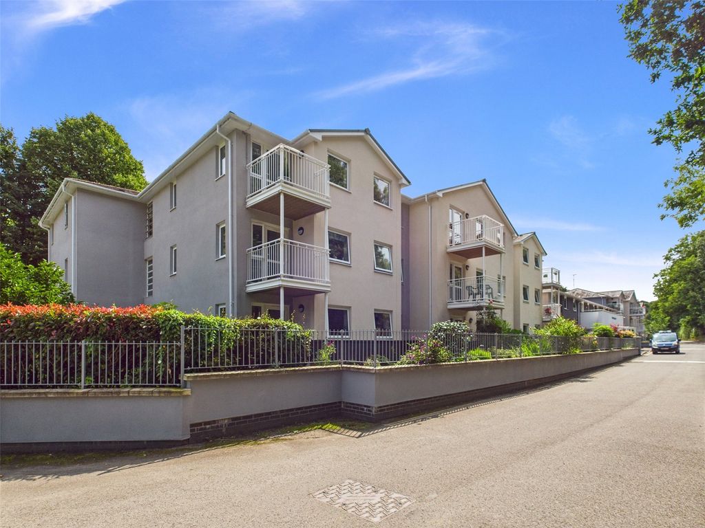 Property photo 1 of 9 Front