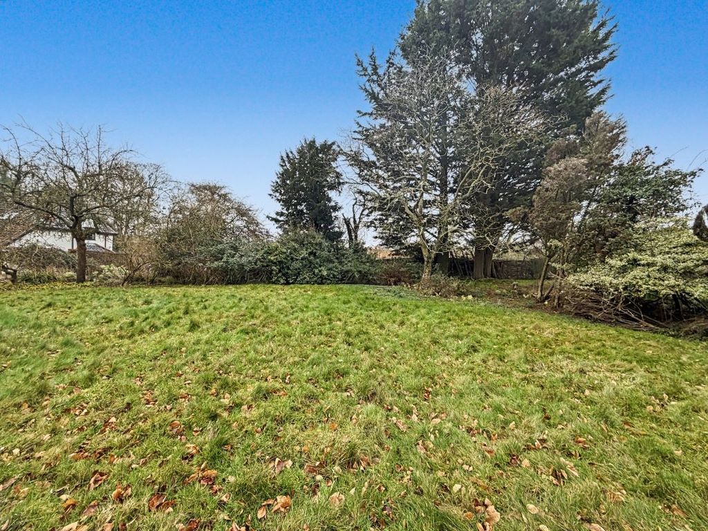 Property photo 1 of 5