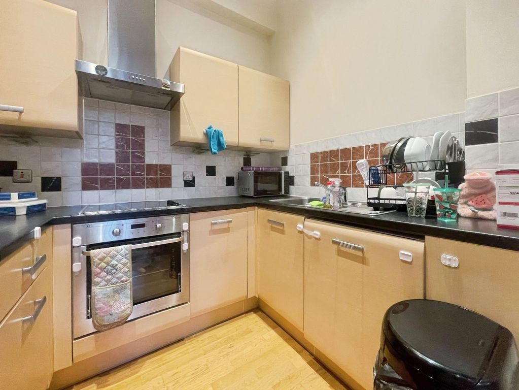 Property photo 3 of 11 Kitchen
