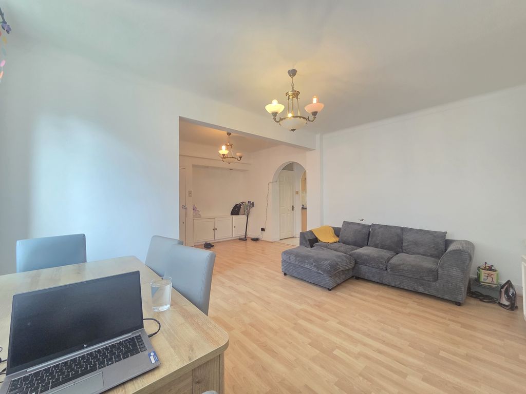 Property photo 3 of 8 20260918 103840