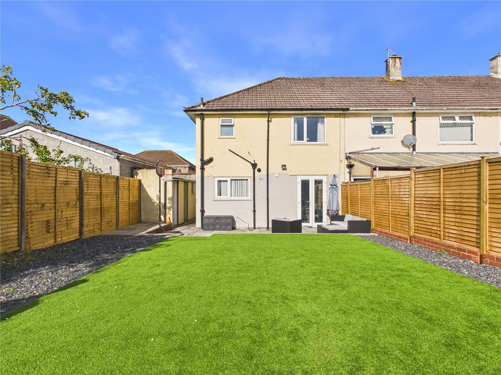 Property photo 2 of 19 Picture No. 12
