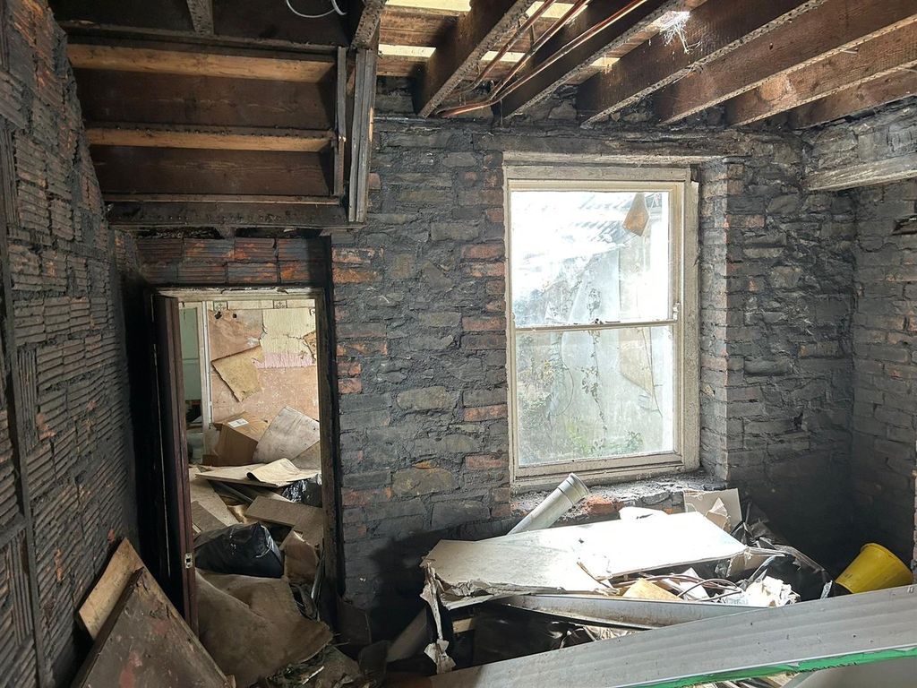 Property photo 2 of 15 Bf73c4cc-7971-42F1-A5E6-70c5Fd79A091.Jpg