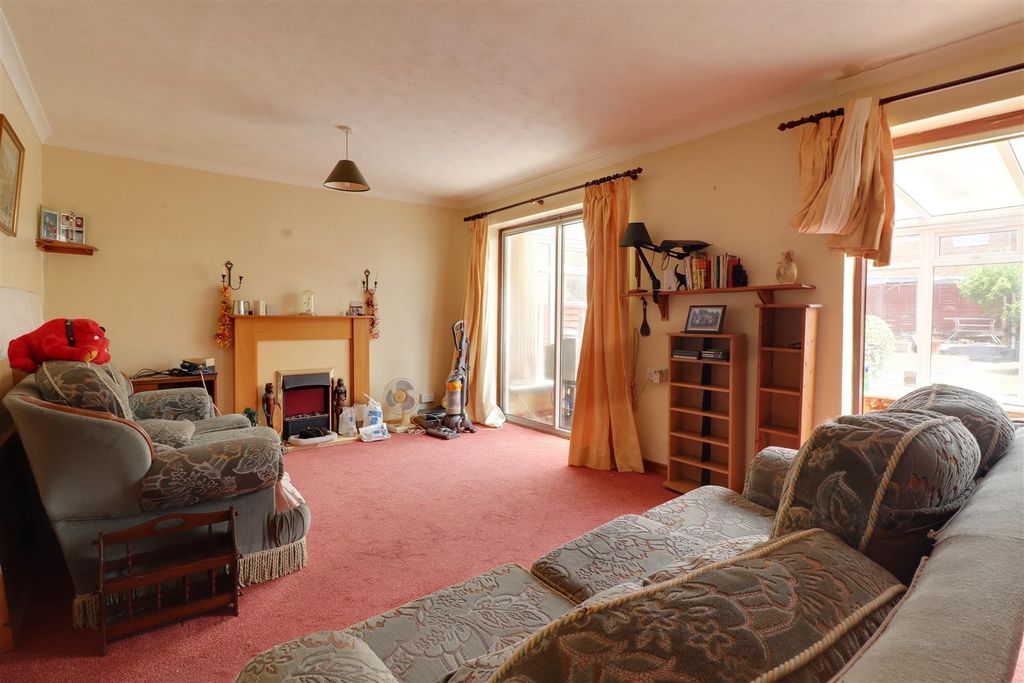Property photo 3 of 18