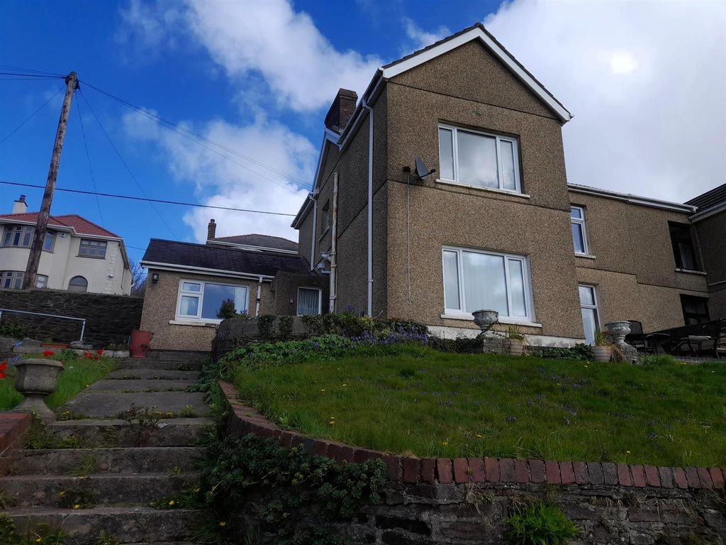 Property photo 2 of 24