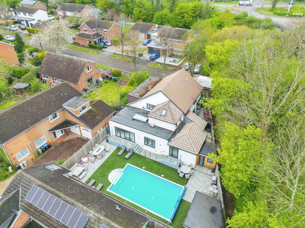 Property photo 1 of 33