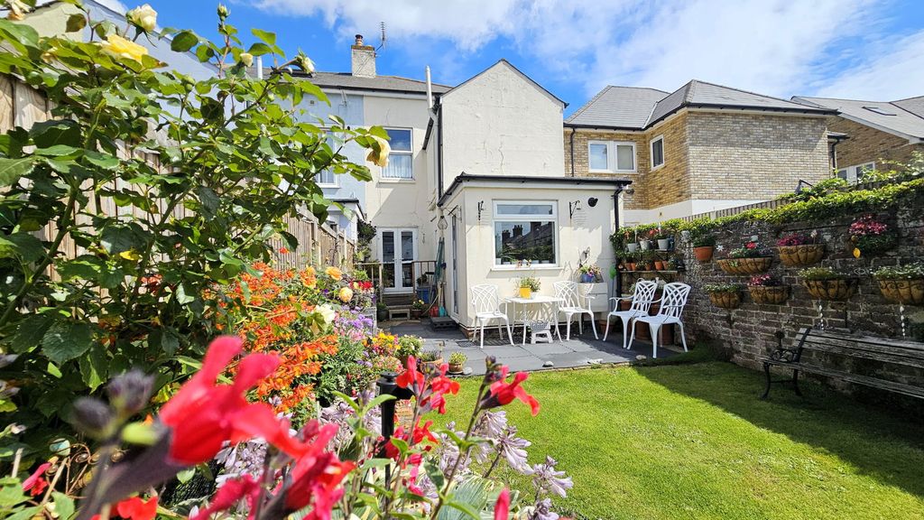 Property photo 1 of 23