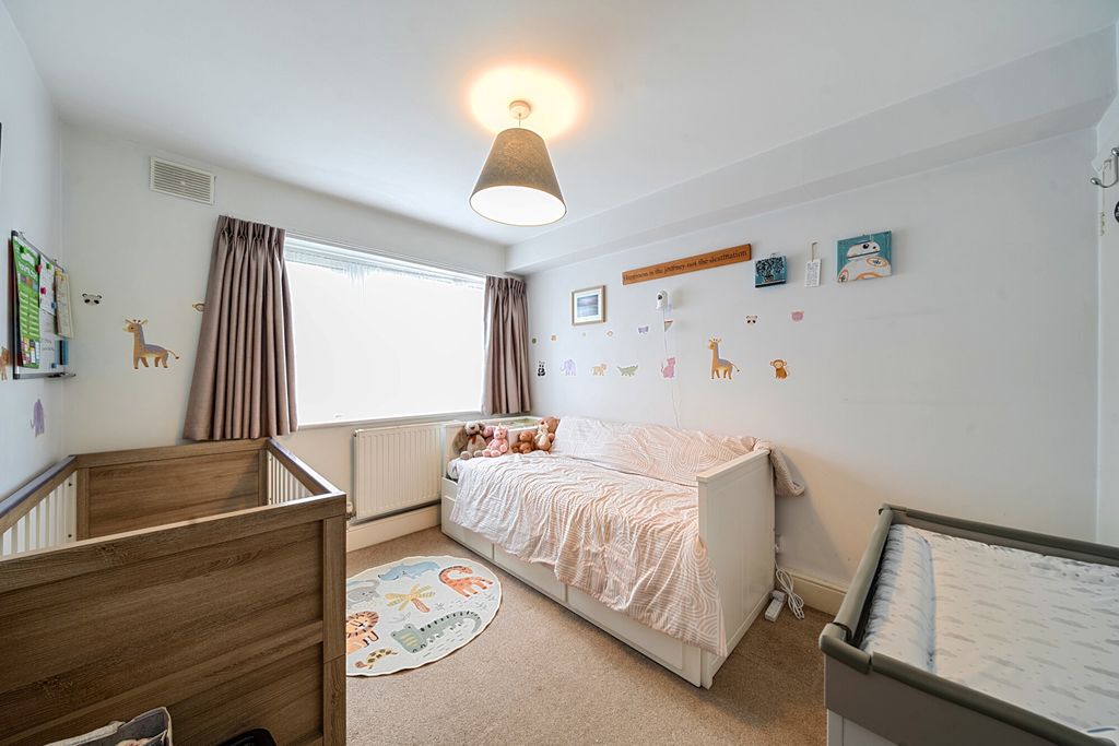 Property photo 2 of 20 1369077-18-68F0E9...