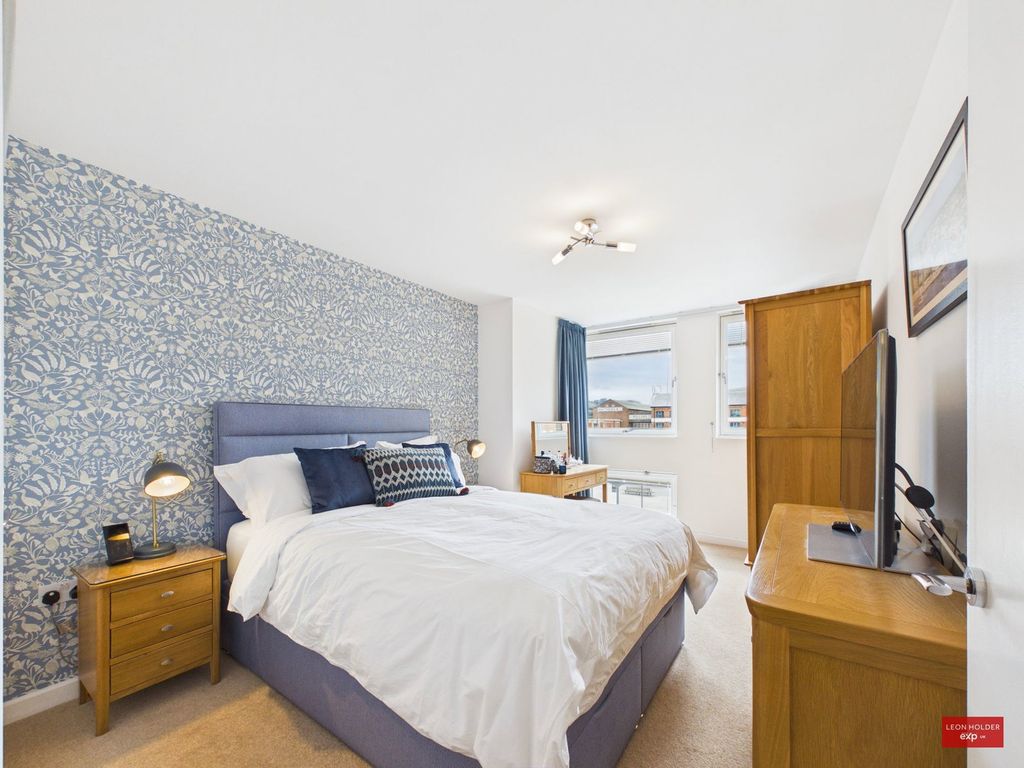 Property photo 3 of 23