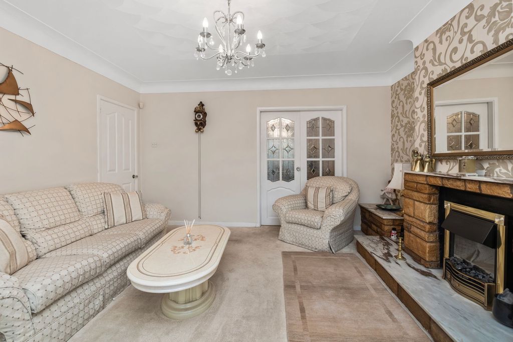 Property photo 3 of 23