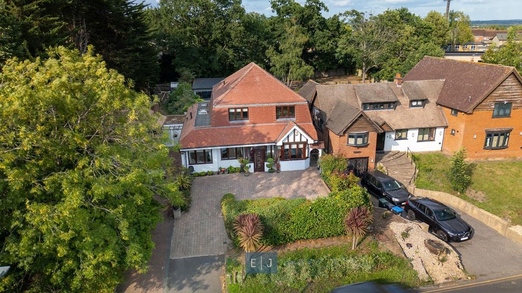 Property photo 2 of 38