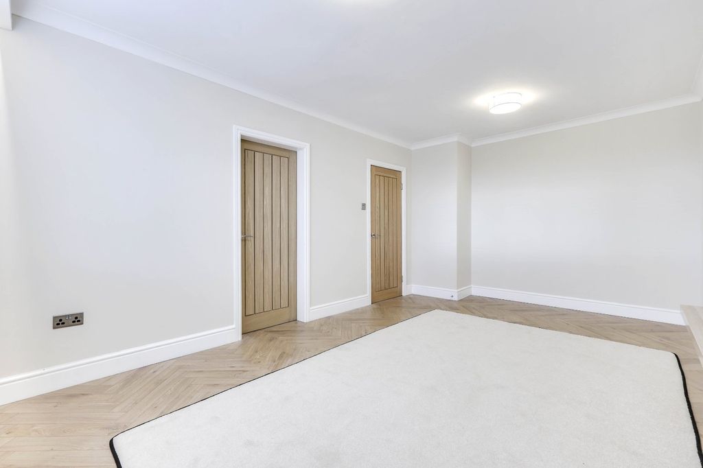 Property photo 3 of 9 Picture No. 04