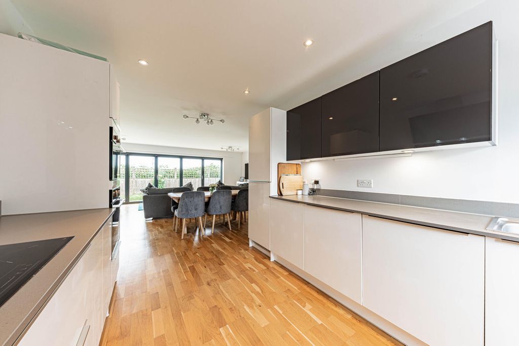 Property photo 3 of 36 Kitchen