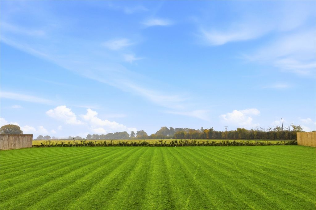 Property photo 2 of 45 Picture No. 44