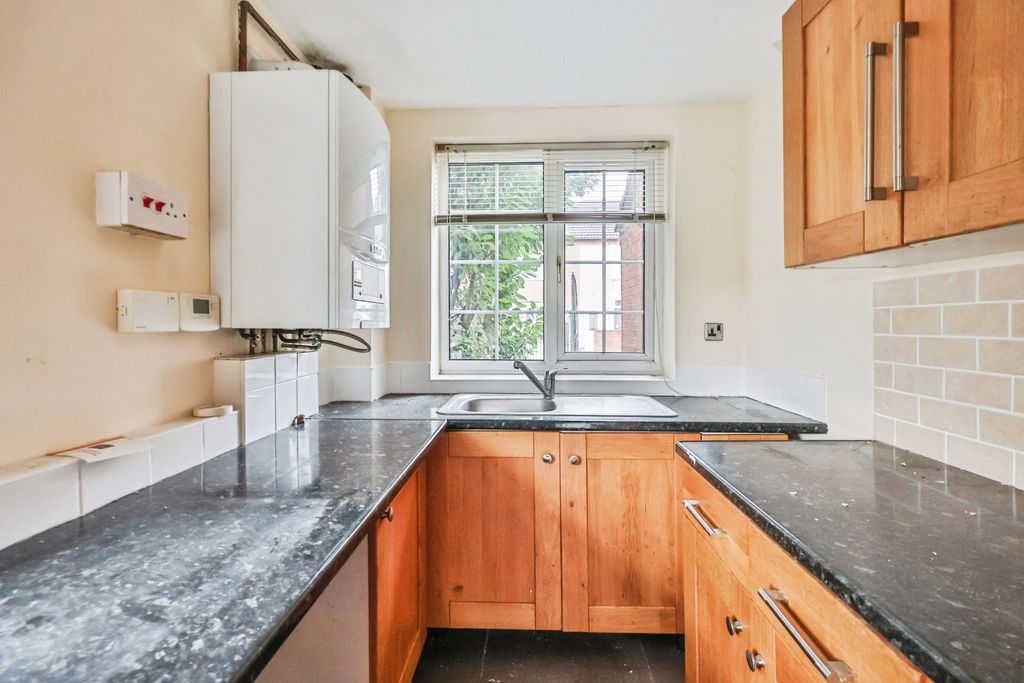 Property photo 3 of 15