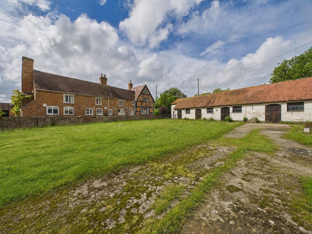 Property photo 1 of 20 Stables Area Lower Farm School Lane