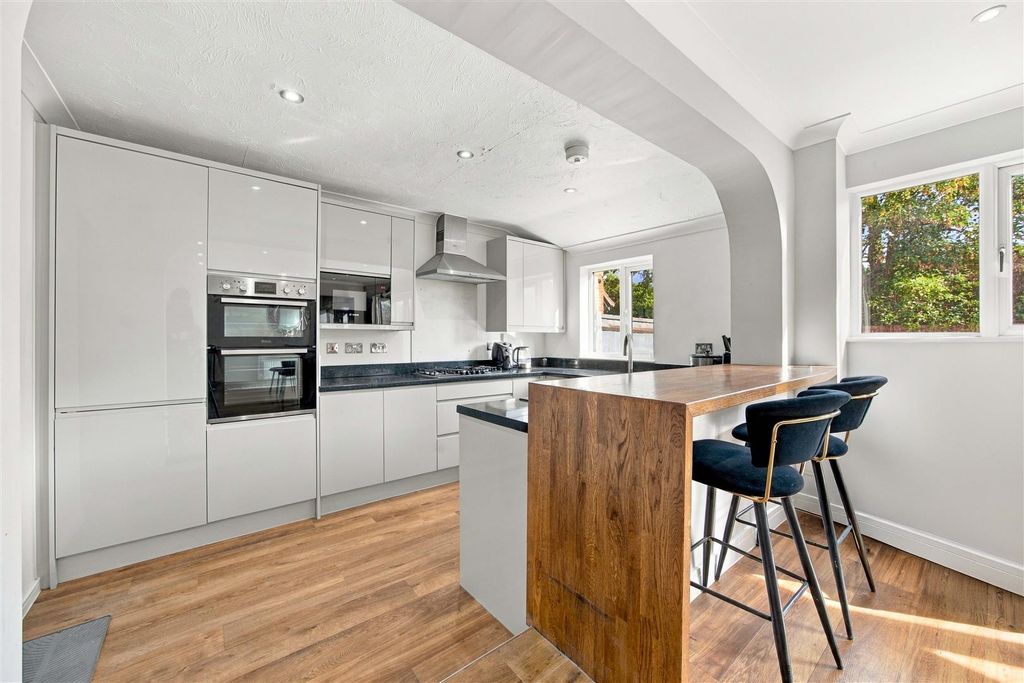 Property photo 2 of 16 Kitchen