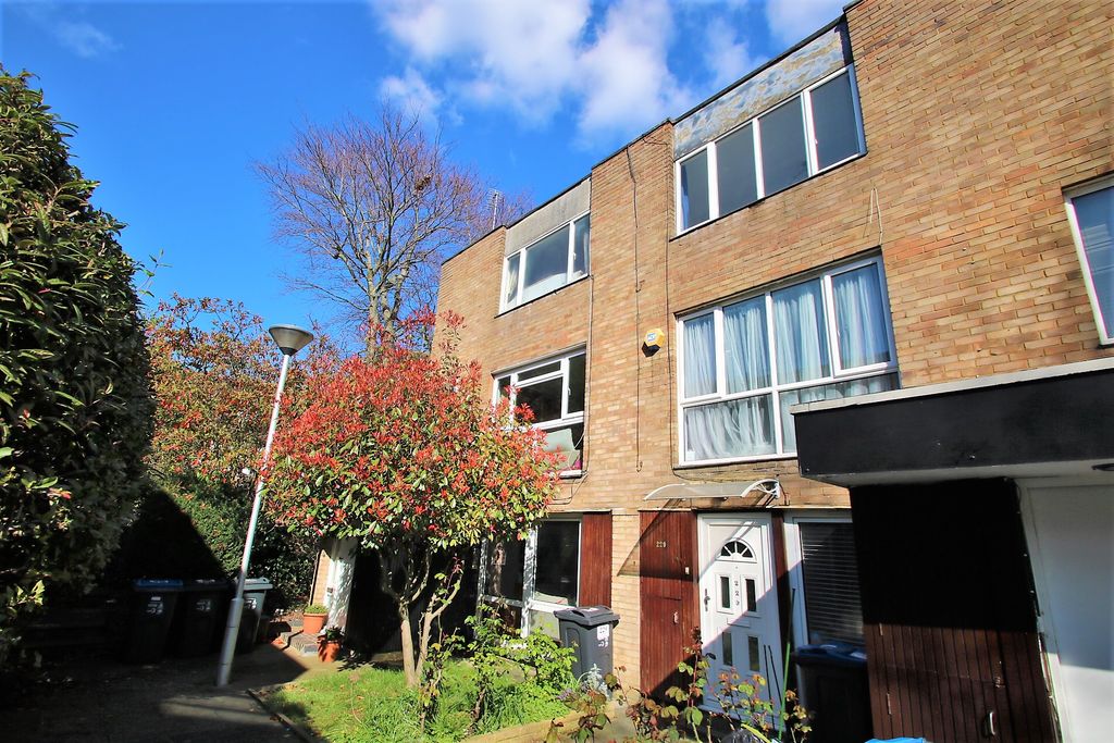 Property photo 1 of 9