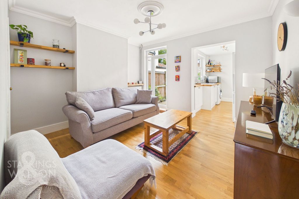 Property photo 2 of 18