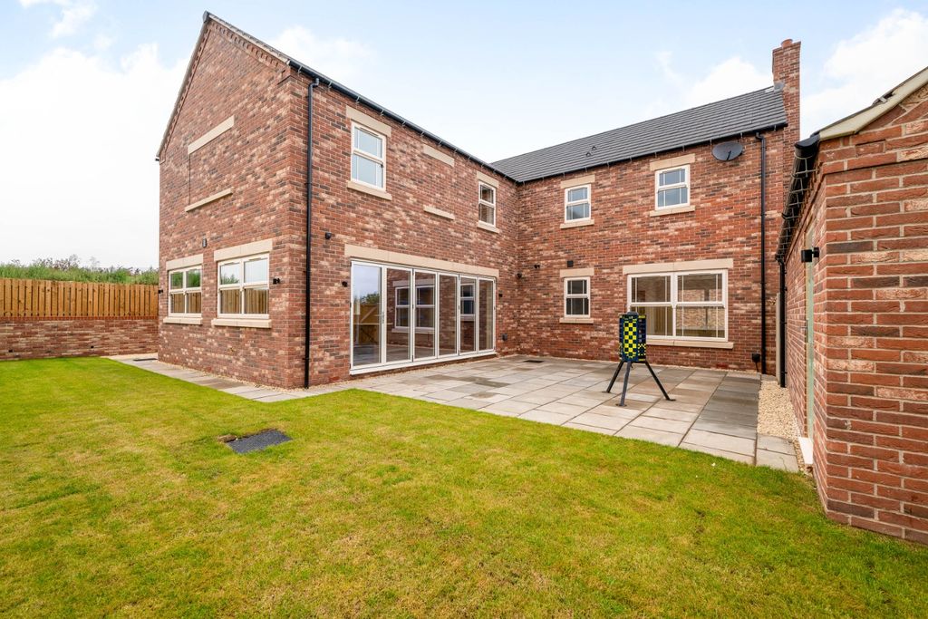 Property photo 3 of 29 4173374