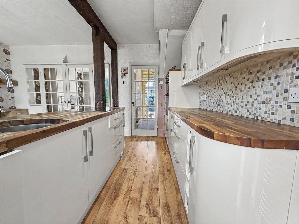 Property photo 2 of 17 Kitchen