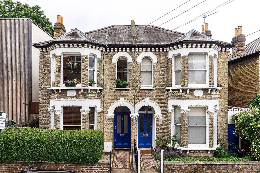 Property photo 1 of 12