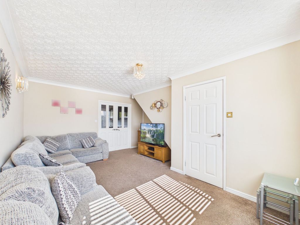 Property photo 2 of 27