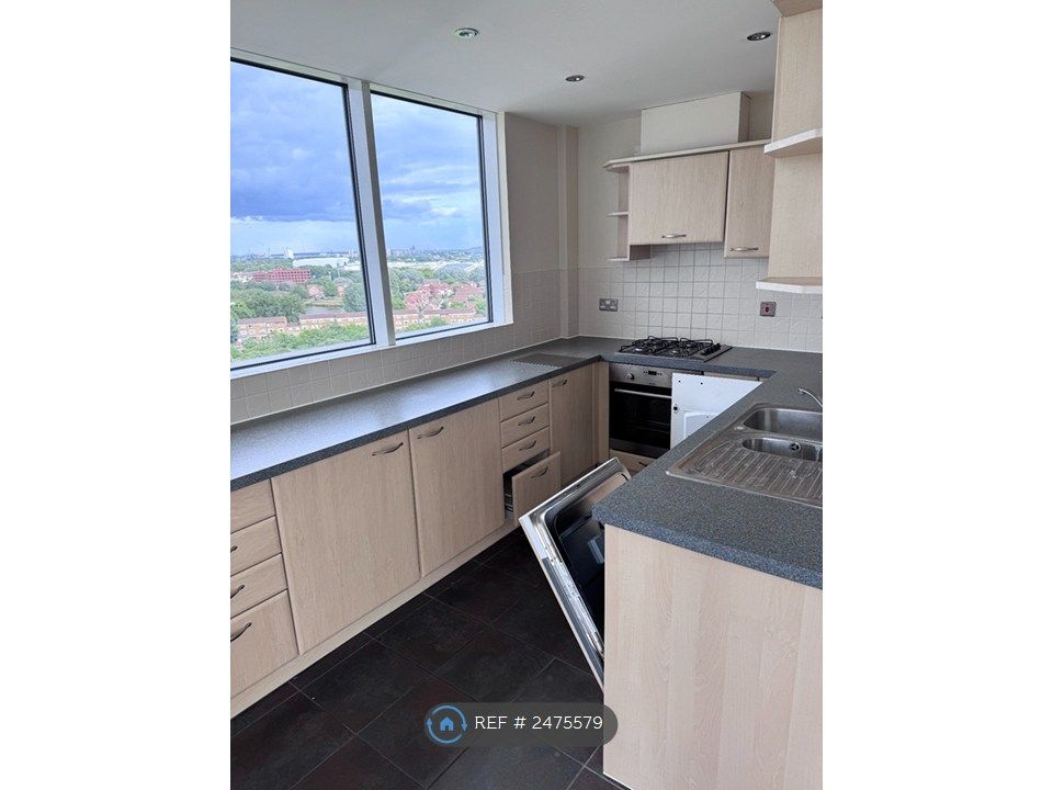 Property photo 3 of 12 Kitchen