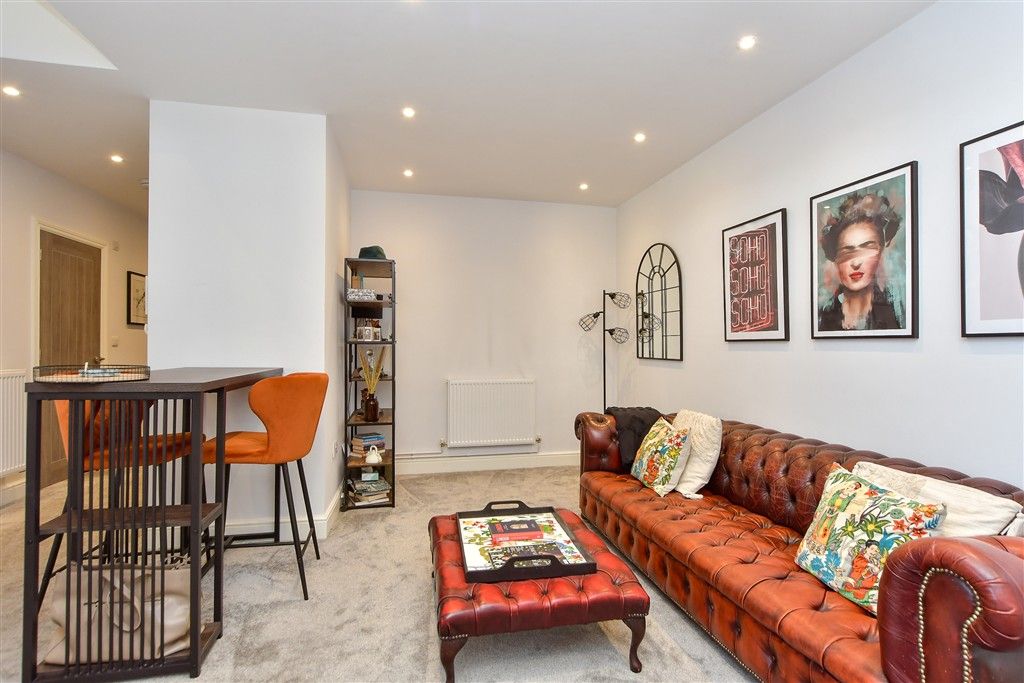 Property photo 2 of 14 Sitting Area