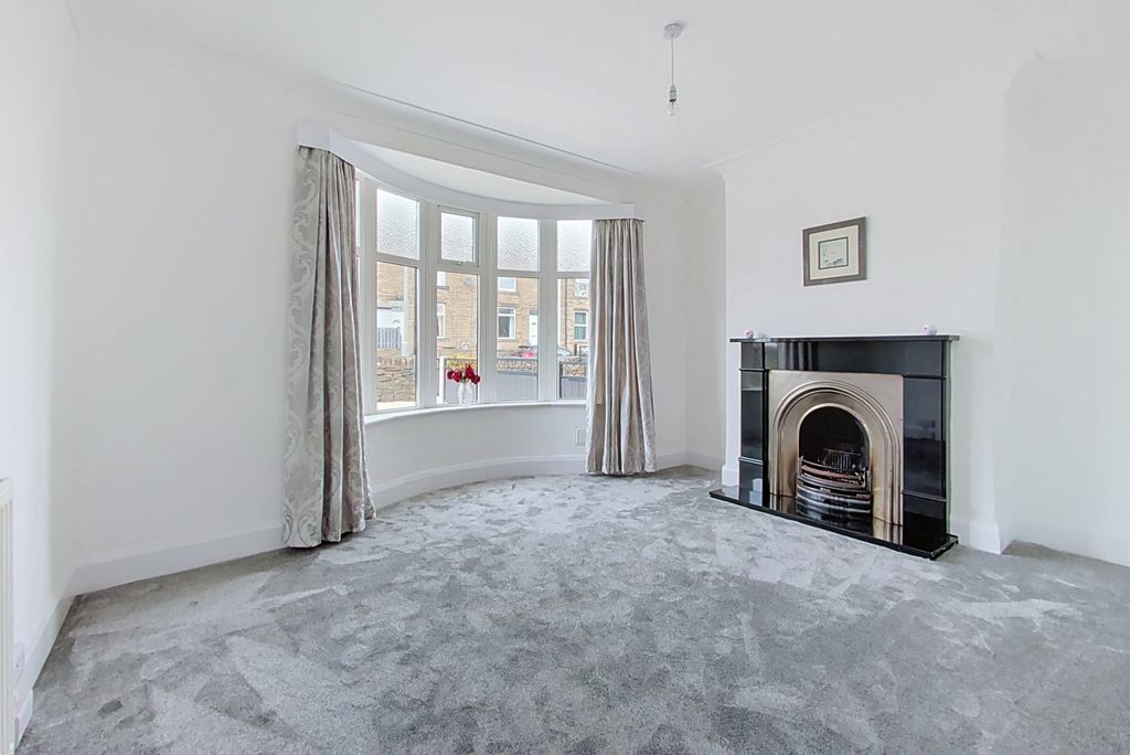 Property photo 3 of 21 5-Slade-Lane_00007