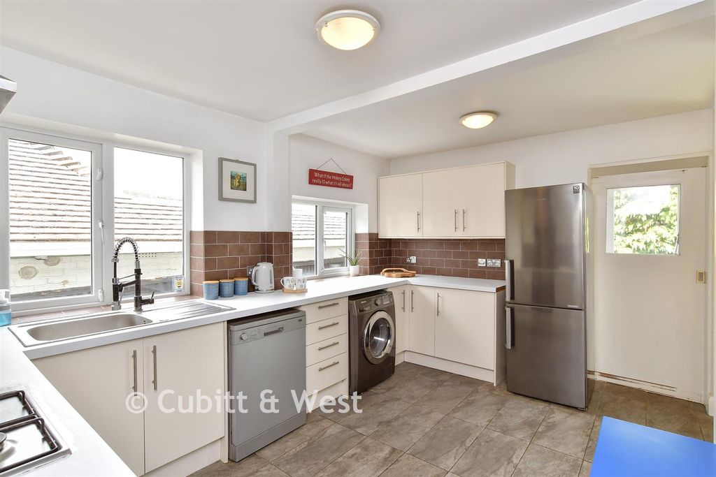 Property photo 1 of 16 Kitchen