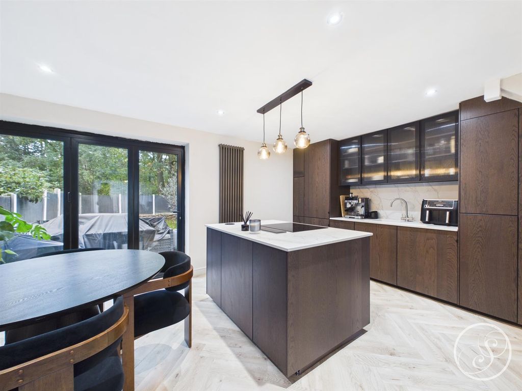 Property photo 2 of 18 Kitchen/Diner