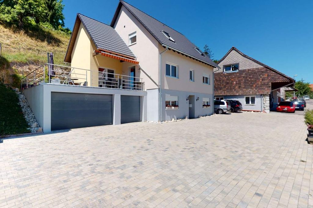 Property photo 2 of 13