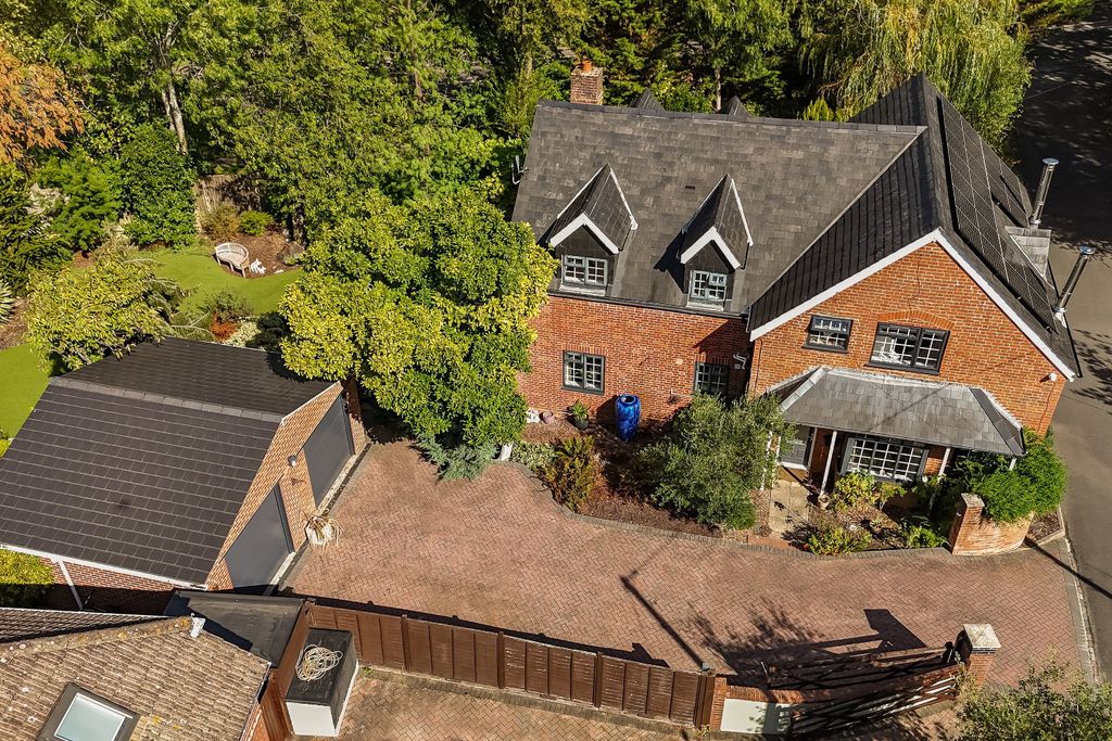 Property photo 2 of 48
