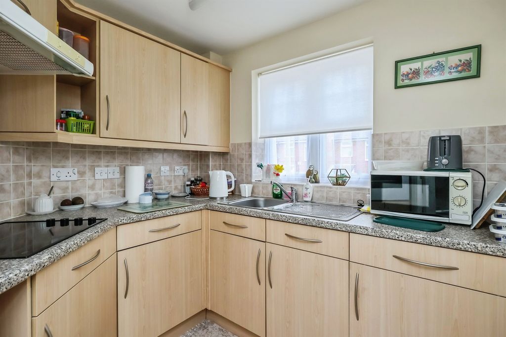 Additional image 6 of 2 bed flat for saleChurch Street, Eastwood, Nottingham NG16