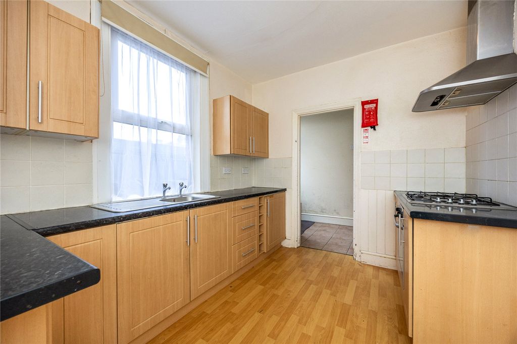 Property photo 2 of 11 Picture No. 22