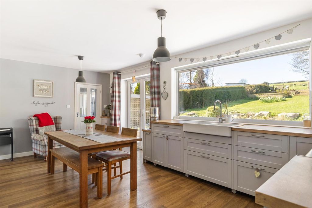 Property photo 2 of 39 010A8431-Hdr.Jpg