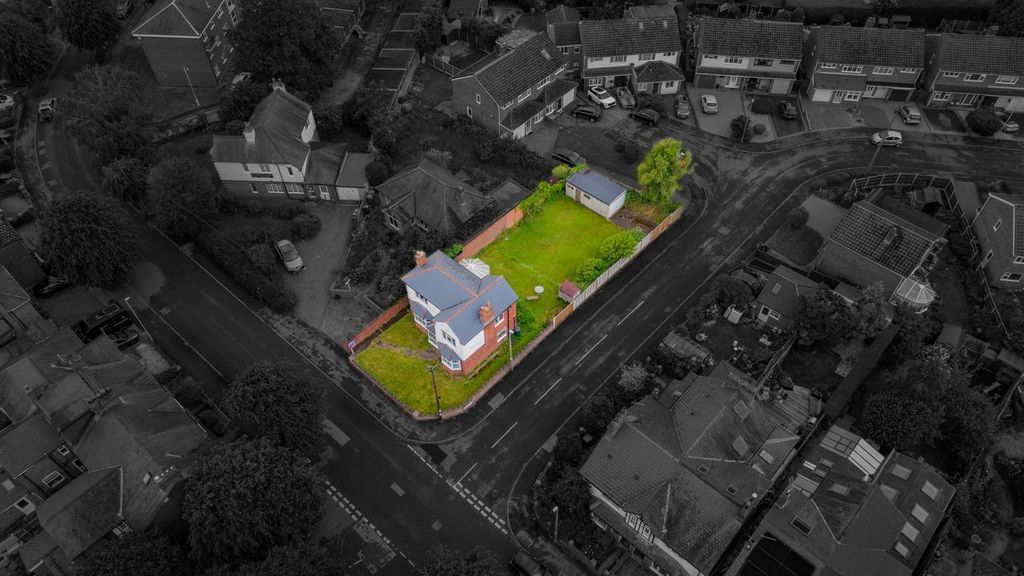 Property photo 2 of 28