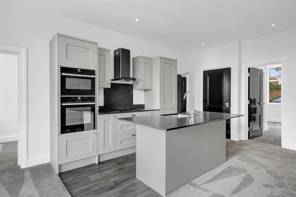 Property photo 2 of 32 Kitchen Lounge Area