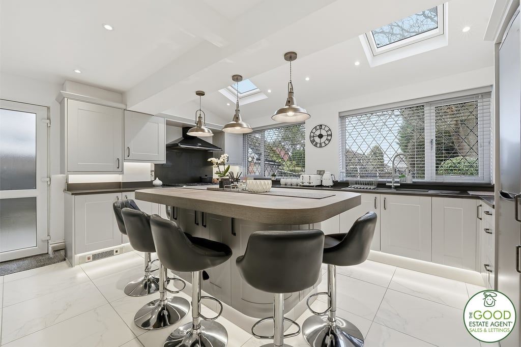 Property photo 3 of 38